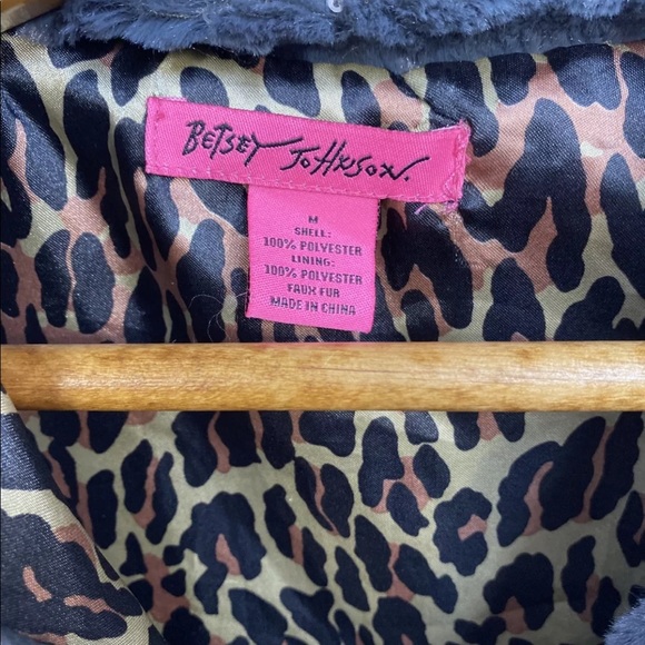 Betsey Johnson Vest Medium Faux Fur Leopard Soft - Picture 3 of 5